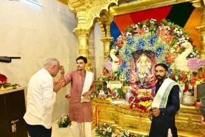 પ્રદેશ અધ્યક્ષ શ્રી Jagdish Panchal એ મહાનવમીના પાવન અવસરે આજે ગાંધીનગરના રૂપાલ ખાતે શ્રી વરદાયિની માતાજીના દર્શન કરી સૌના સુખ, શાંતિ અને સમૃદ્ધિ માટે પ્રાર્થના કરી. જય માતાજી🙏