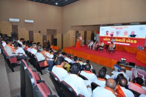 પ્રદેશ પ્રભારી શ્રી Tarun Chugh જી અને પ્રદેશ અધ્યક્ષ શ્રી Jagdish Panchal ની વિશેષ ઉપસ્થિતિમાં પ્રદેશ બક્ષીપંચ મોરચાની કારોબારી બેઠક યોજાઈ. આ બેઠકમાં પ્રદેશ સહ પ્રભારી શ્રી અજયભાઈ મહાવરજી, પ્રદેશ બક્ષીપંચ મોરચાના પ્રમુખ શ્રી માનસિંહ પરમાર સહિત મોરચાના હોદ્દેદારો ઉપસ્થિત રહ્યાં.