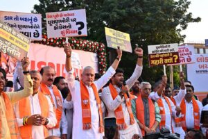 સુરતનો એક જ બુલંદ અવાજ - લોકતંત્ર જીતશે, અરાજકતા હારશે! પ્રદેશ અધ્યક્ષ શ્રી Jagdish Panchal અને કેન્દ્રીય જળશક્તિ મંત્રી શ્રી C R Paatil ની વિશેષ ઉપસ્થિતિમાં સુરતમાં ઉમટેલો આ જનસેલાબ કોંગ્રેસની અરાજકતાની રાજનીતિ સામે જનશક્તિનો બુલંદ સંદેશ છે.  જનતાને ગુમરાહ કરવાના પ્રયાસો નહીં, લોકતંત્રની તાકાત જ સર્વોપરિ છે! #SaveDemocracyRemoveAnarchy