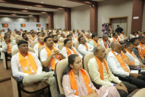 માનનીય મુખ્યમંત્રી શ્રી Bhupendra Patel ની વિશેષ ઉપસ્થિતિમાં આજે મોરબી ખાતે સૌરાષ્ટ્ર ઝોનના ચૂંટાયેલા જનપ્રતિનિધિઓની બેઠક યોજાઈ.
