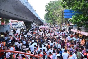 સુરતનો એક જ બુલંદ અવાજ - લોકતંત્ર જીતશે, અરાજકતા હારશે! પ્રદેશ અધ્યક્ષ શ્રી Jagdish Panchal અને કેન્દ્રીય જળશક્તિ મંત્રી શ્રી C R Paatil ની વિશેષ ઉપસ્થિતિમાં સુરતમાં ઉમટેલો આ જનસેલાબ કોંગ્રેસની અરાજકતાની રાજનીતિ સામે જનશક્તિનો બુલંદ સંદેશ છે.  જનતાને ગુમરાહ કરવાના પ્રયાસો નહીં, લોકતંત્રની તાકાત જ સર્વોપરિ છે! #SaveDemocracyRemoveAnarchy