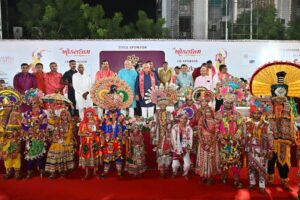 ગુજરાત પ્રદેશ ભાજપા ------- નવરાત્રિના પાવન પર્વના પાંચમાં નોરતે મુખ્યમંત્રી શ્રી ભુપેન્દ્રભાઈ પટેલ તથા ભાજપા પ્રદેશ અધ્યક્ષ શ્રી જગદીશભાઈ વિશ્વકર્મા અમદાવાદના નિકોલ ખાતે ખોડલધામ ટ્રસ્ટ દ્વારા આયોજીત નવરાત્રિ મહોત્સવ ખાતે ઉપસ્થિત રહ્યાં હતાં. તેઓએ માં જગદંબાના ચરણોમાં શીશ ઝુકાવી સૌના કલ્યાણ માટે પ્રાર્થના કરી હતી.  આ ઉપરાંત શ્રી જગદીશભાઈ વિશ્વકર્માએ નિકોલ ખાતે લેઉવા પટેલ યુવા સંગઠન દ્વારા આયોજિત ગરબા મહોત્સવની મુલાકાત કરી હતી.
